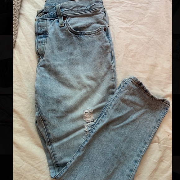 Levi’s boyfriend jeans🦋🧚‍♀️ - Picture 3 of 4